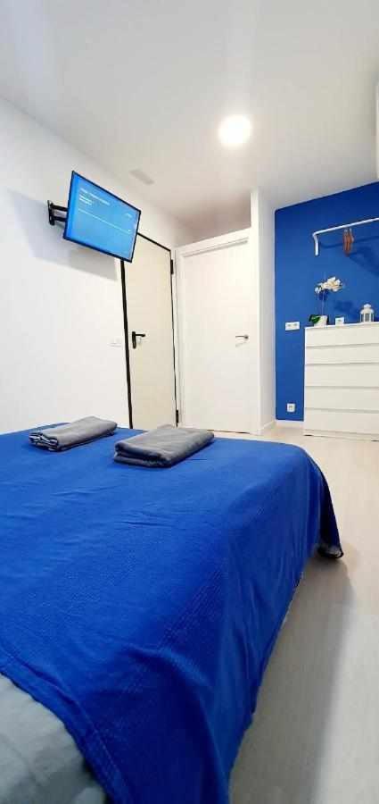 Hostal Urban Basic L'Hospitalet de Llobregat Exterior photo