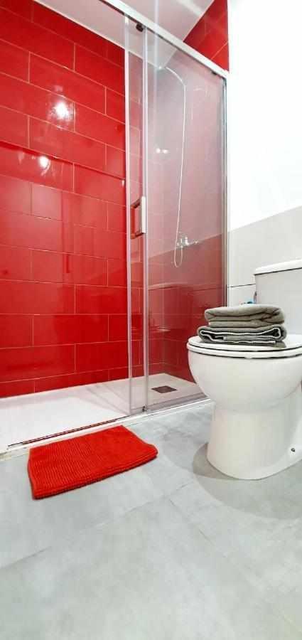 Hostal Urban Basic L'Hospitalet de Llobregat Exterior photo